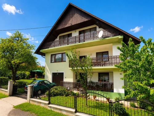 Cs-Cs Vendégház – khách sạn tại Fonyod