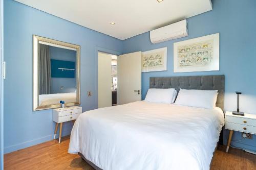 Luxurious 2-Bedroom Penthouse with Stunning Views in Central Cape Town - image 9