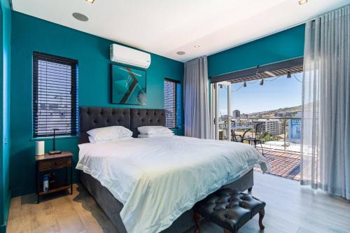 Luxurious 2-Bedroom Penthouse with Stunning Views in Central Cape Town - image 6