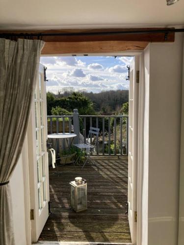 3 bedroom cottage with garden in Arundel in Arundel