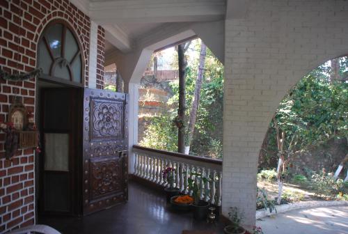 Hilltop Lodge in Guwahati