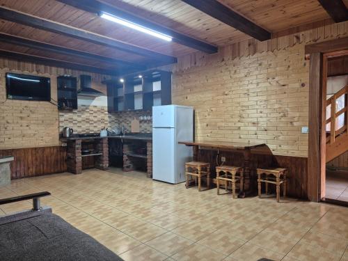 У Василя in Mykulychyn