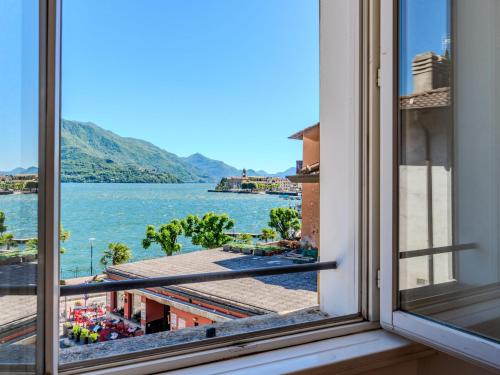 Apartment La Piazzetta sul Lago by Interhome