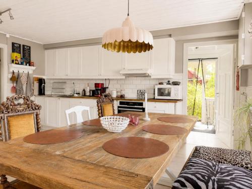 virtuve, Holiday Home Knäredsdrömmen by Interhome (Holiday Home Knaredsdrommen by Interhome) in Knared