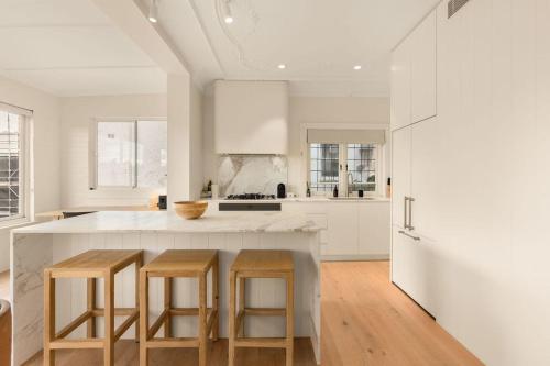 บริการและสิ่งอำนวยความสะดวก, Panoramic Harbour Views in Darling Point for 7 in ดาร์ลิง พอยต์