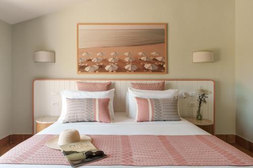 1 queen bed, 2 twin beds