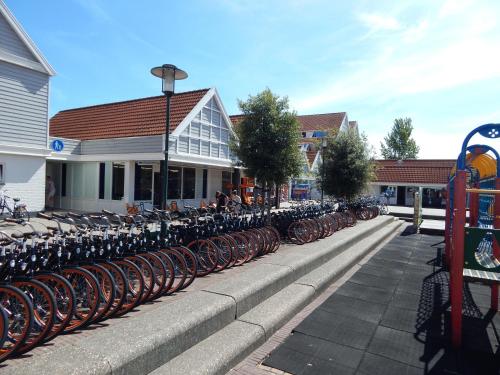 Traumhaftes-freistehendes-Ferienhaus-an-der-See-Strand-Yachthafen-W-Lan - image 40