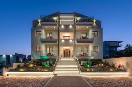 Danae Luxurious Residences- 4 min walk from beach Hotel de charme Nerómylos