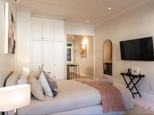 Queen Suites - image 12