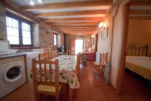 La Cabaña de Bienvenida Bustralanes (La Cabana de Bienvenida Bustralanes) in Villacarriedo