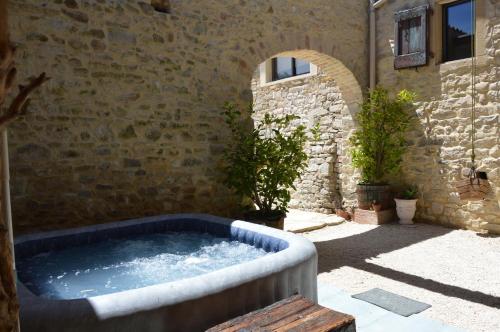 Kümblustünn, Mas de Gagne in Saint-Jean-de-Ceyrargues