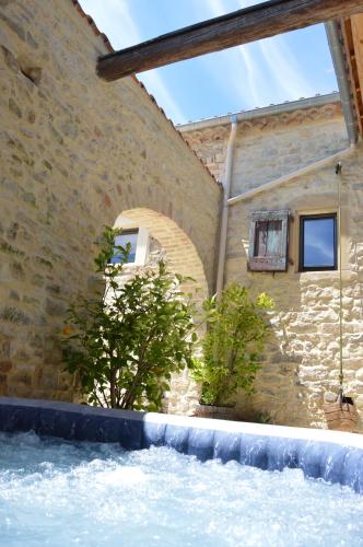 Kümblustünn, Mas de Gagne in Saint-Jean-de-Ceyrargues