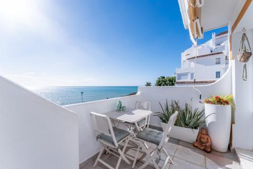 2 bed Apartment - Beachfront with Roof Terrace - Pass the Keys – khách sạn tại Torremuelle