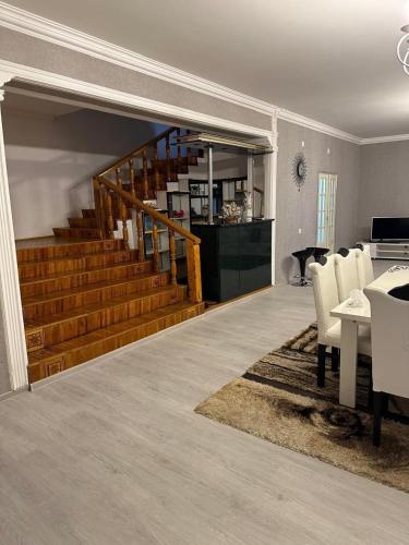 Luxury Seaside Villa with Pool in Novkhani in Novxanı