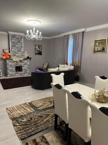 Luxury Seaside Villa with Pool in Novkhani in Novxanı