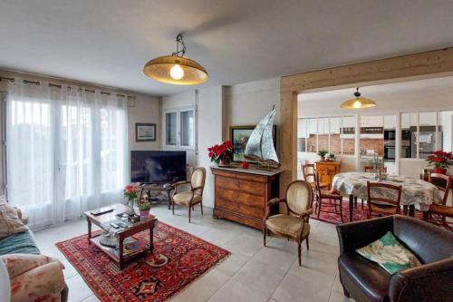 House 5 rooms with garden in Les Sables-d'Olonne