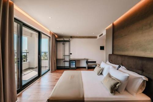 Cuni Luxury Hotel - image 3