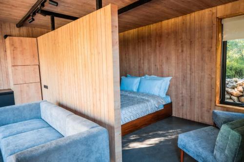 Cedar Cabin Escape, Solar, Terrace & Hiking in Zahle