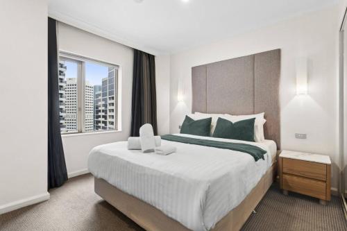 Stylish 1BR in The Rocks with Pool Gym and Spa - image 7
