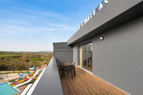 Balkons/terase, Hilas Thermal Resort SPA in Ladik