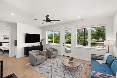 Lake LBJ Waterfront Luxury l 5BR Family Home in คิงส์แลนด์ (TX)
