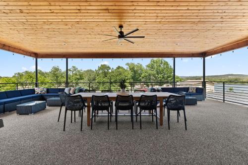 Lake LBJ Waterfront Luxury l 5BR Family Home in คิงส์แลนด์ (TX)