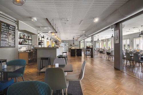 Restaurant, Tylebäck - boende med självhushåll (Tyleback - boende med sjalvhushall) in Halmstad