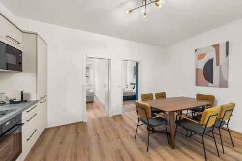 Kitchen, easy-flat Hauptplatz - City Center Apartments with a Kitchen in Villach