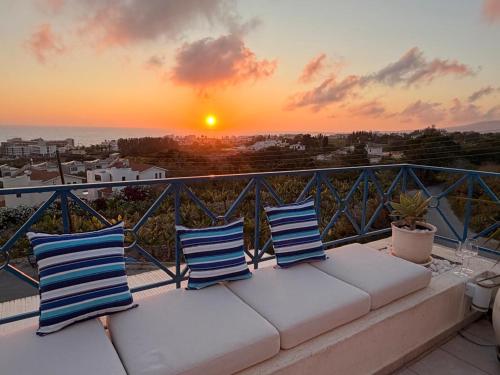 STAY Kissonerga Sea View Maisonette – khách sạn tại Lempa