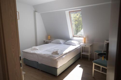2 twin beds
