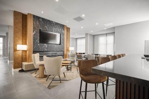 Bar/Bekleme Salonu, Four Points by Sheraton Oakville in Oakville