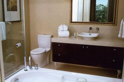 Crest Hotel Room Type - Standard King Room