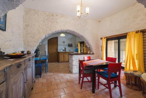 Gîte En Vallespir La Fadrina (Gite En Vallespir La Fadrina) in Saint-Jean-Pla-de-Corts