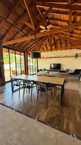 Toit ja joogid, Casa para Temporada com Piscina e Churrasqueira Lençóis Paulista (Casa para Temporada com Piscina e Churrasqueira Lencois Paulista) in Lencois Paulista