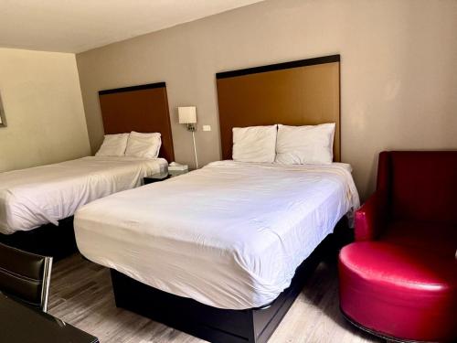 University Inn of Carbondale - image 40