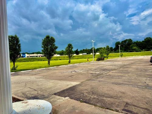 University Inn of Carbondale - image 29