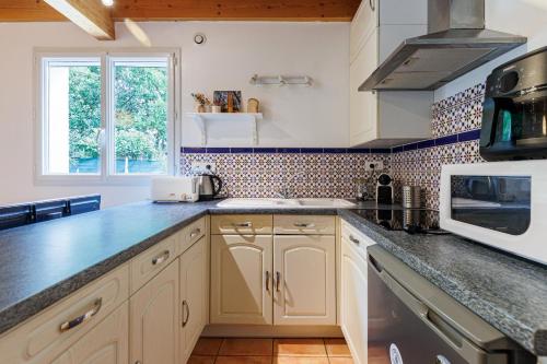 köök, Villa Léonidas - Conciergerieland (Villa Leonidas - Conciergerieland) in Leon