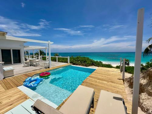 Skats, Eleuthera Retreat - Private Villa & Cottages on pink sand beachfront in Norspalmeto Pointa