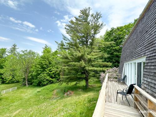 Sugarbush Vista w New Hot Tub in Warren (VT)