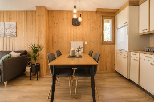 Létesítmények, Traumhafte Alpenwohnung mit Bergblick Balkon Wiriehorn in Diemtigen