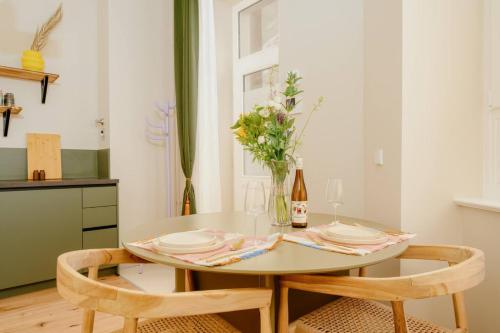 Urban Nest Apartment 2 Cozy Central - image 9
