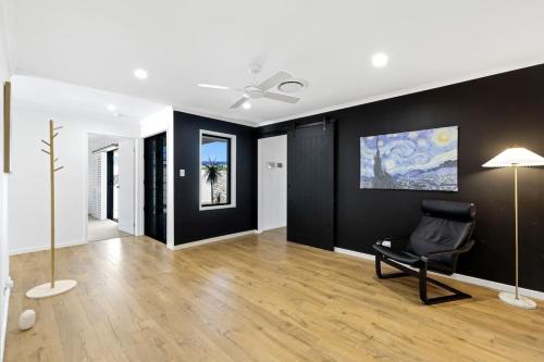 Luxury Burleigh House - Pool - Beach - Ensuites in Burleigh Waters