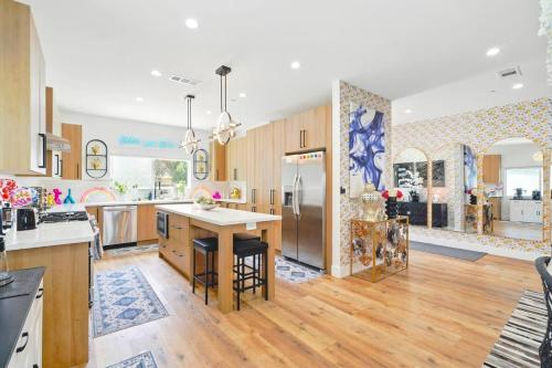 N. 2 Homes, Sleeps 26, Universal 15m, SoFi, Games, Yard