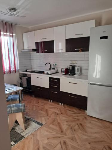 Apartament in Gurasada