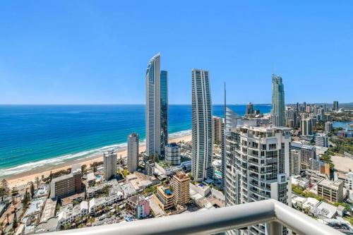 Luxury 3 Bedroom with Ocean and Hinterland views - image 5