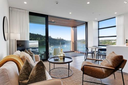設施, Catalina Bay Waterfront Retreat - Views - Carpark in 賀生維爾