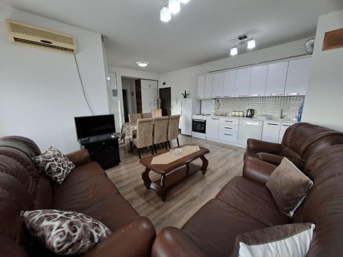 DARDİ Apartment – khách sạn tại Lagja e Re