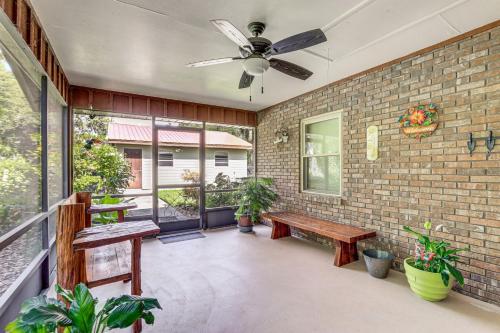 Faciliteiten, Lakefront Frostproof Retreat with Private Beach in Frostproof