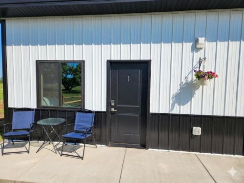 . Hitching Post Motel