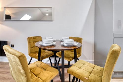 Jewellery Suite Heart of Birmingham City Centre 1-bedroom - image 4